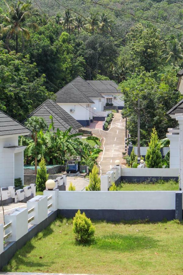 Magic Land Resorts Athirapally Irinjalakuda 외부 사진