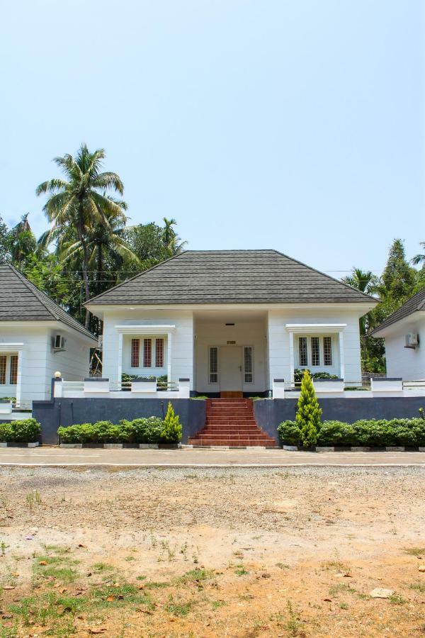 Magic Land Resorts Athirapally Irinjalakuda 외부 사진